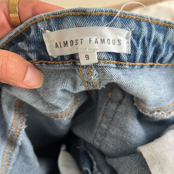 Almost Famous women size 9 Almost Famous Light Blue Denim - Picture 4 of 9